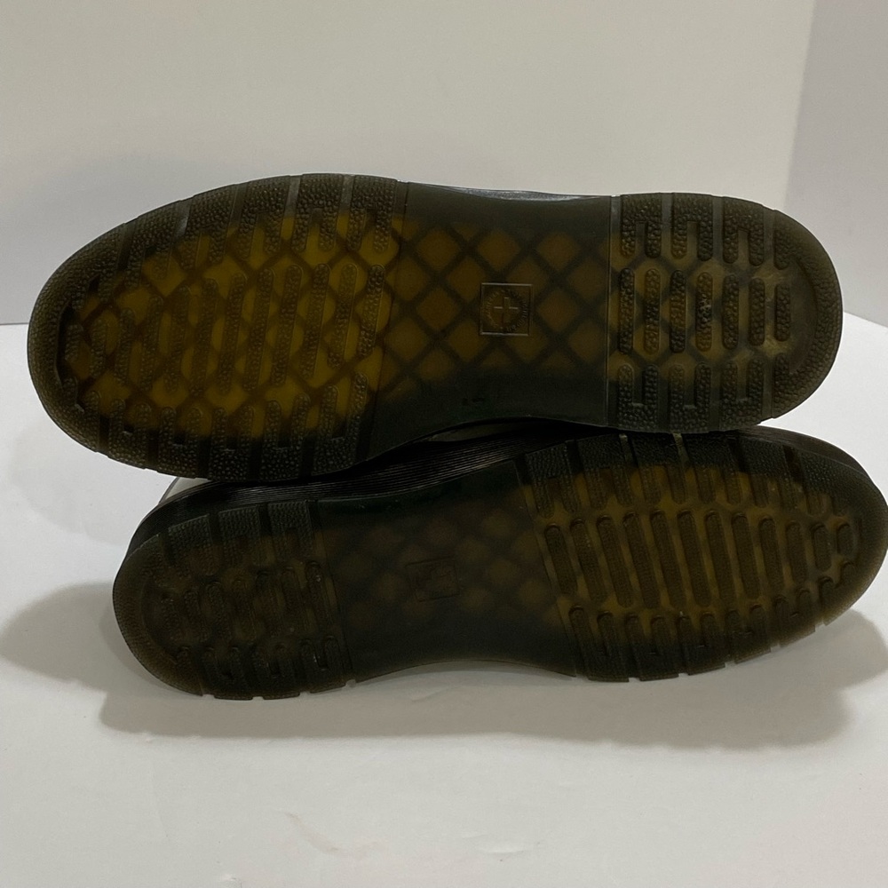 SOLD π¨ Dr. Martens Leather Lace Up Boots - Picture 14 of 15